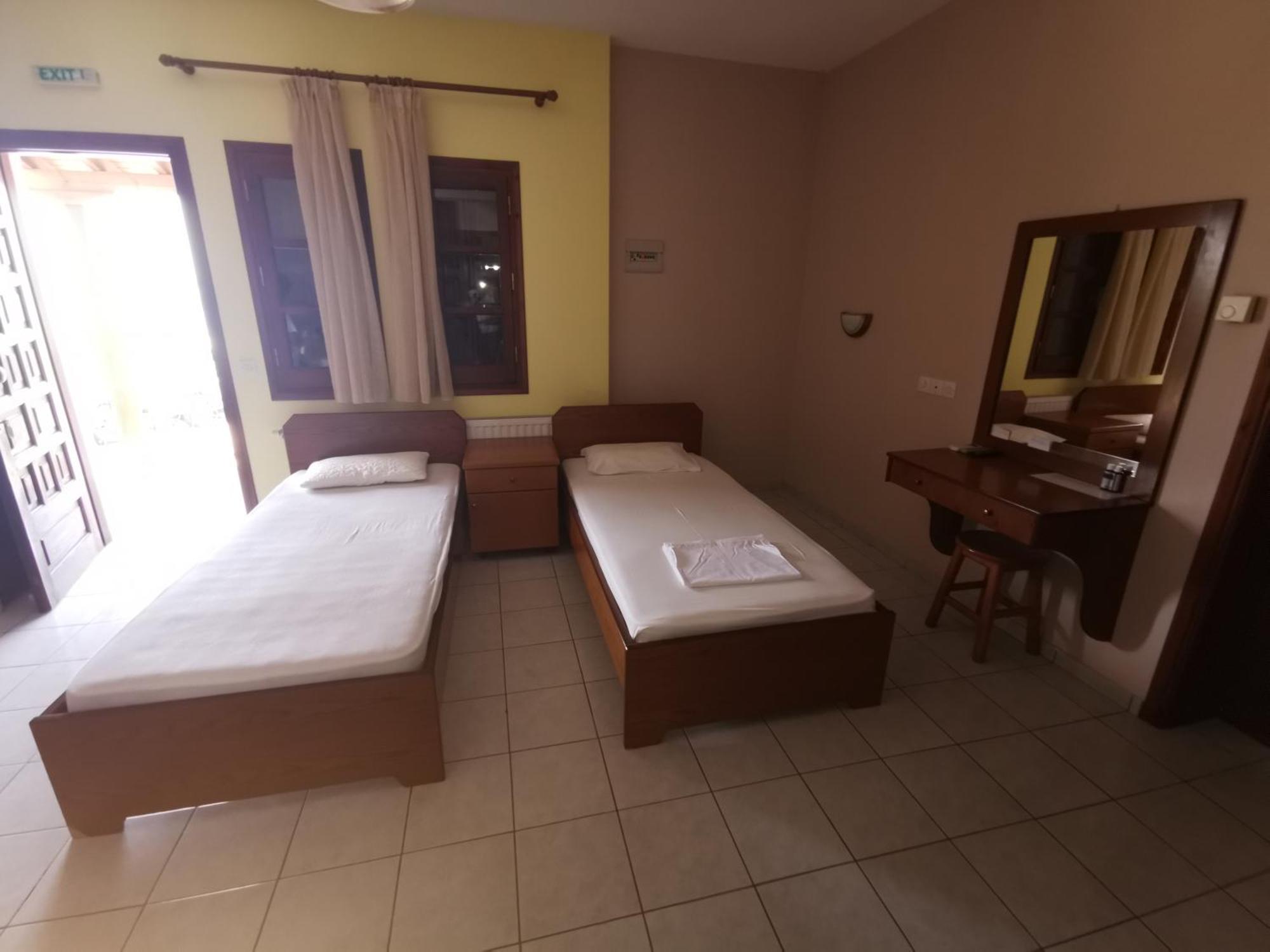 Platanias Hillside Apartment Room photo
