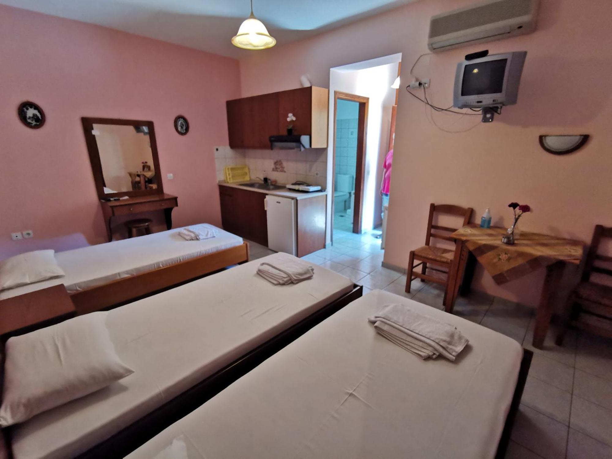 Platanias Hillside Apartment Room photo