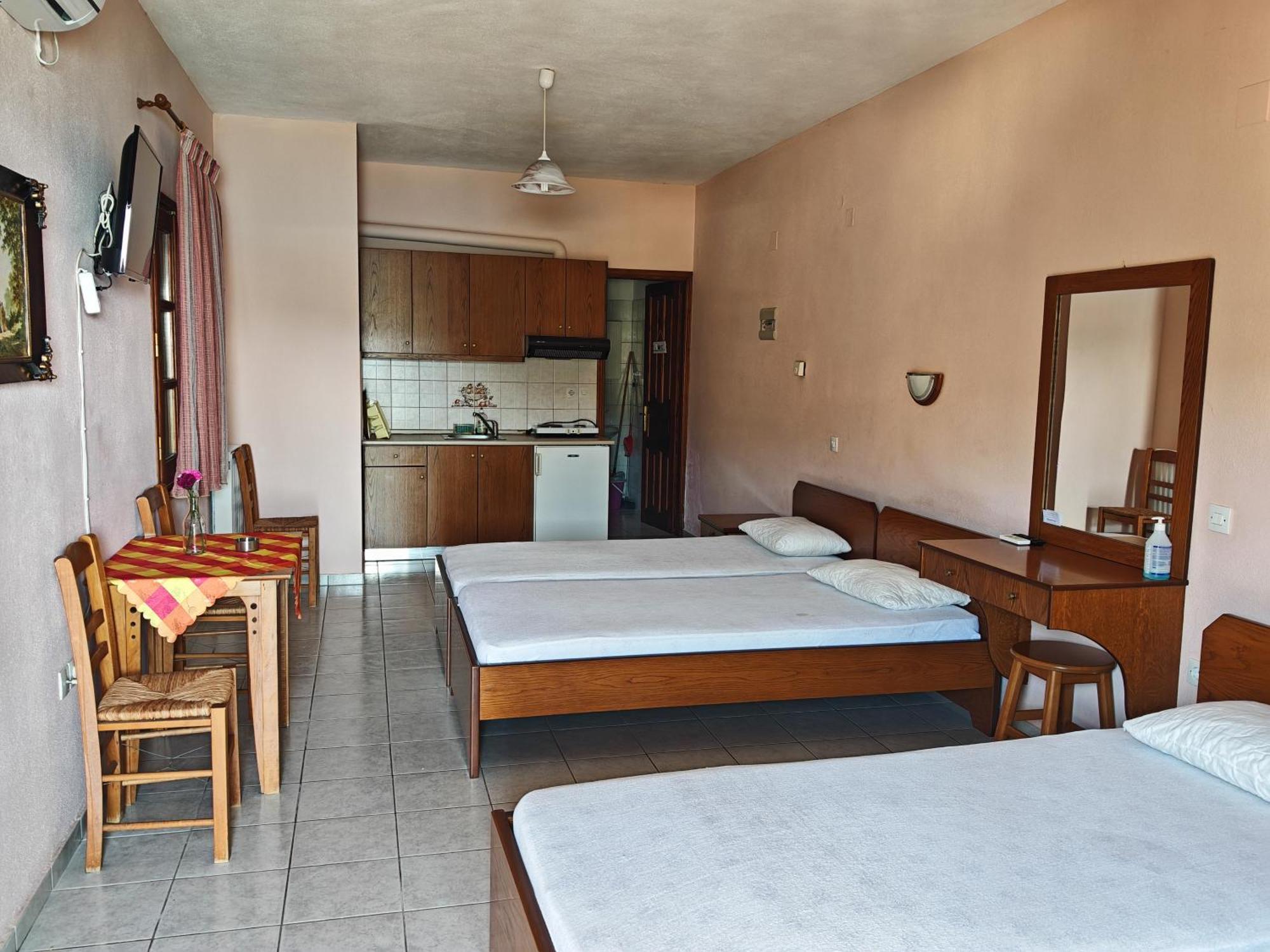 Platanias Hillside Apartment Room photo