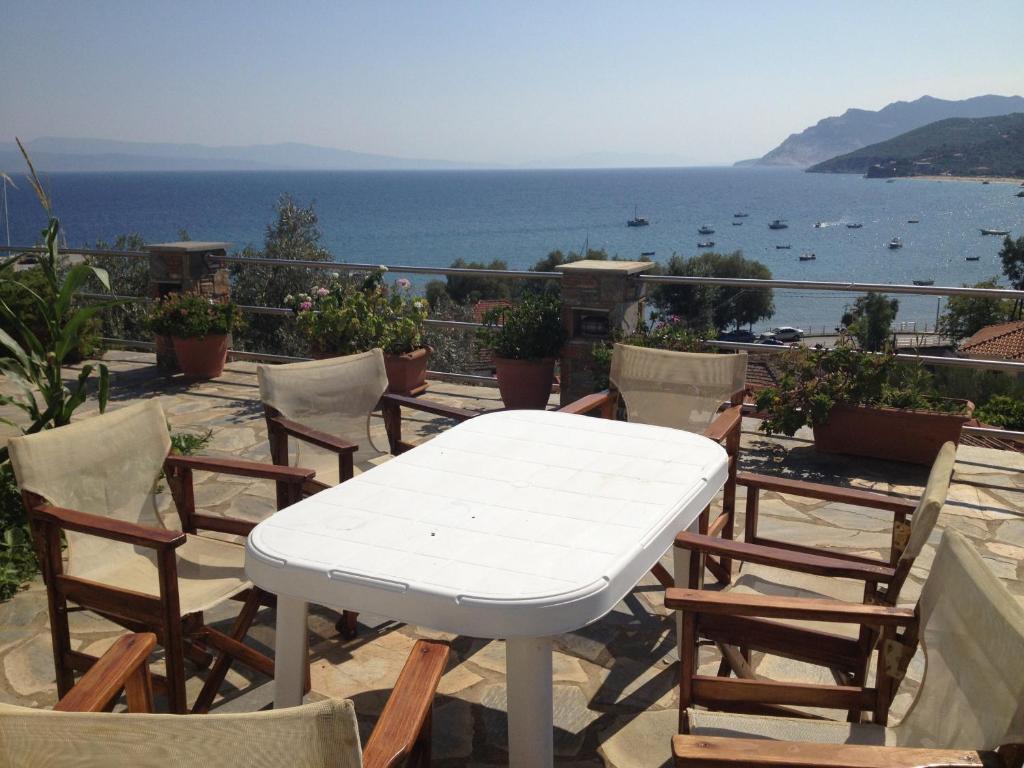 Platanias Hillside Apartment Room photo